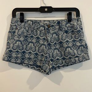 Forever 21 Cuffed Pattern Denim Short. Size 27